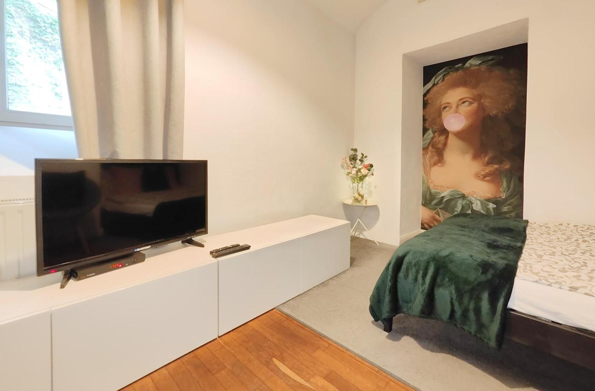 Apartment A&k